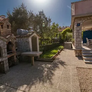 https://apartments-braut-krk.primorje-gorskikotar.com